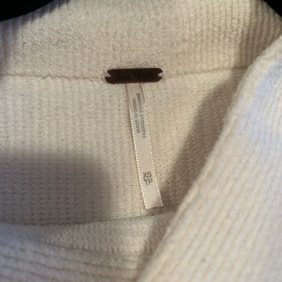 SOLD Free People Sweater - Picture 2 of 2